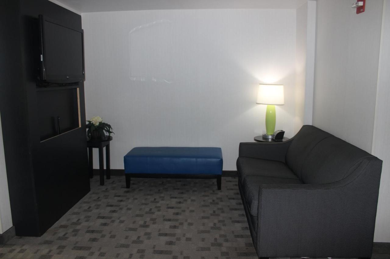 Fairfield Inn & Suites By Marriott New York Queens/Queensboro Bridge Eksteriør billede