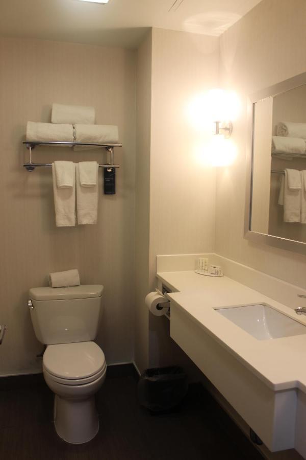 Fairfield Inn & Suites By Marriott New York Queens/Queensboro Bridge Eksteriør billede