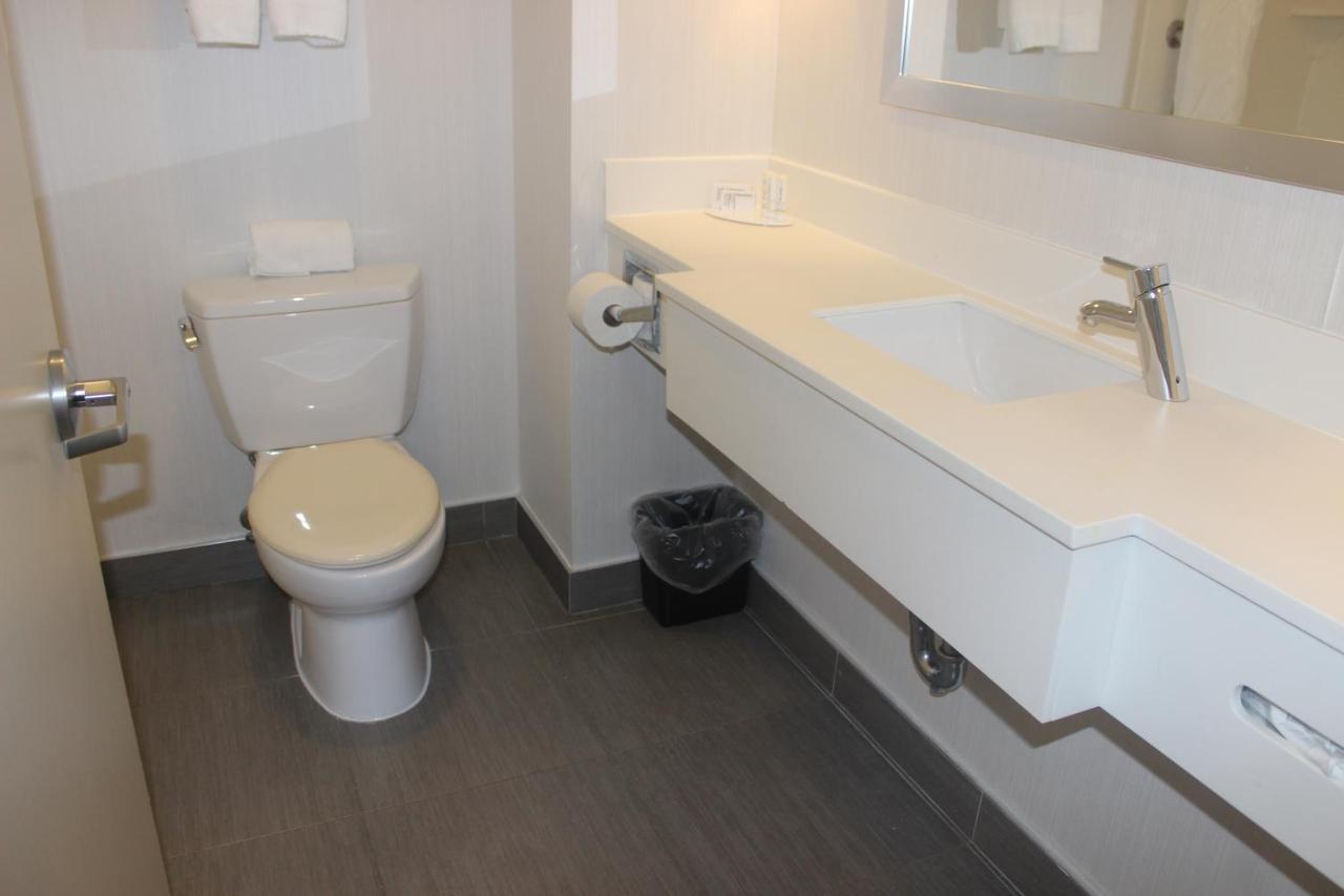Fairfield Inn & Suites By Marriott New York Queens/Queensboro Bridge Eksteriør billede