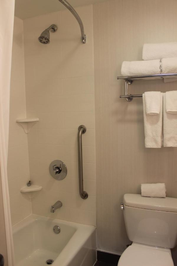 Fairfield Inn & Suites By Marriott New York Queens/Queensboro Bridge Eksteriør billede