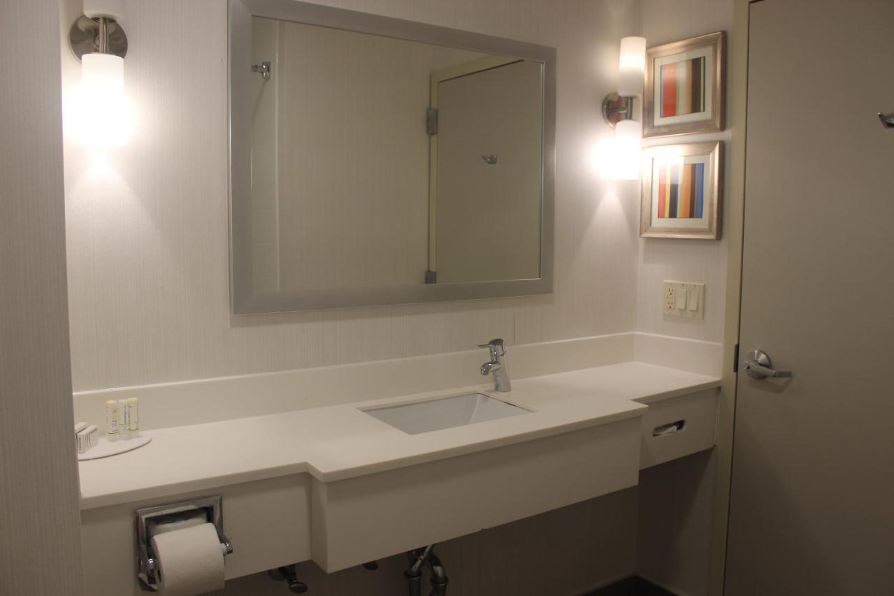 Fairfield Inn & Suites By Marriott New York Queens/Queensboro Bridge Eksteriør billede