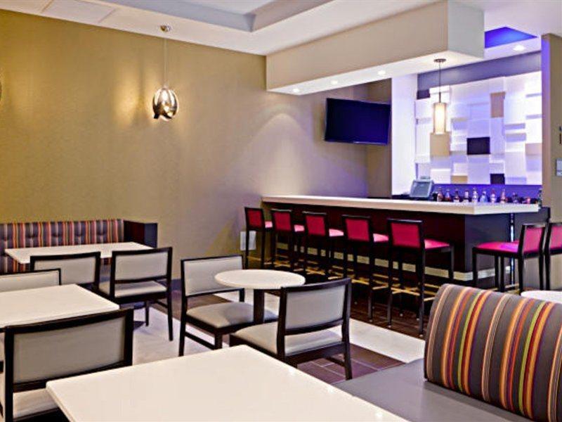 Fairfield Inn & Suites By Marriott New York Queens/Queensboro Bridge Eksteriør billede